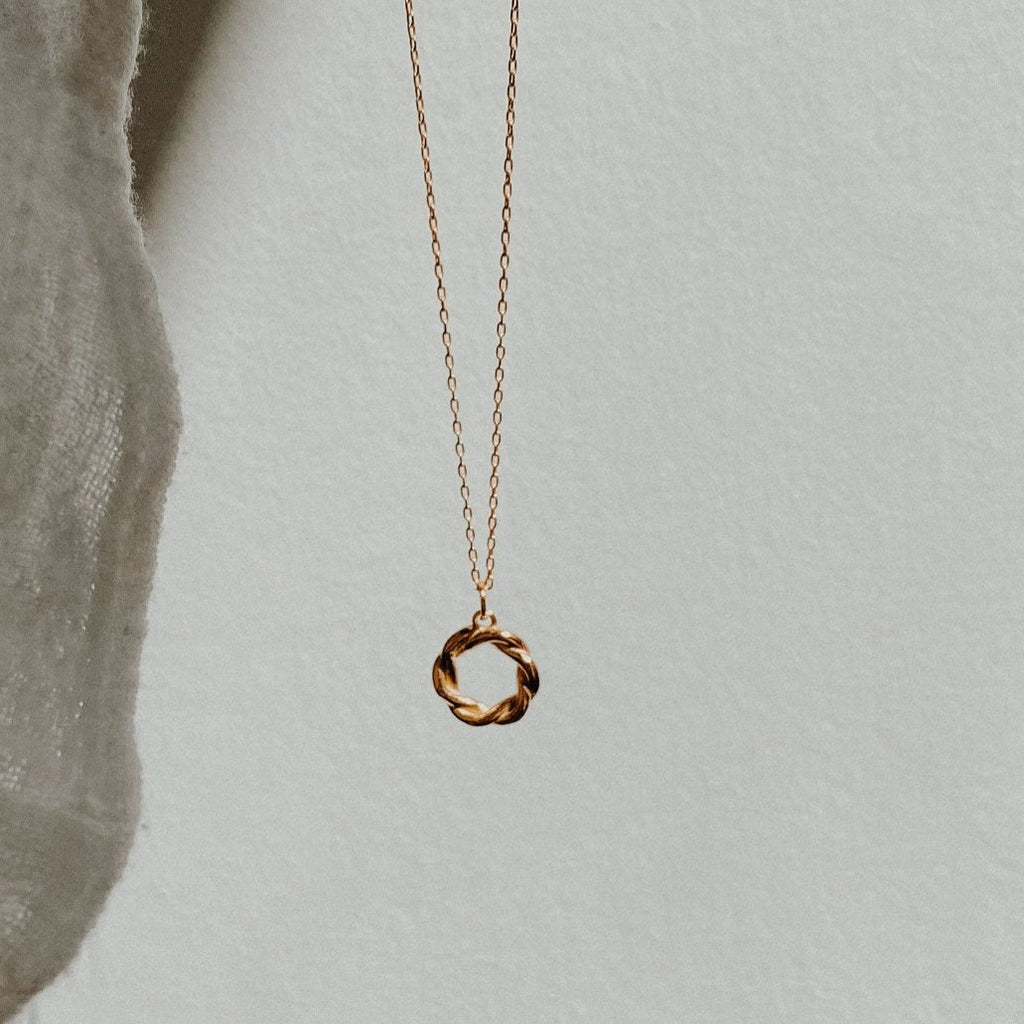 Golden Twisted Wreath Pendant Necklace - trybe jewellery