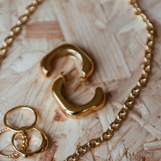Quinn gold-plated hoop earrings - Adelfi London
